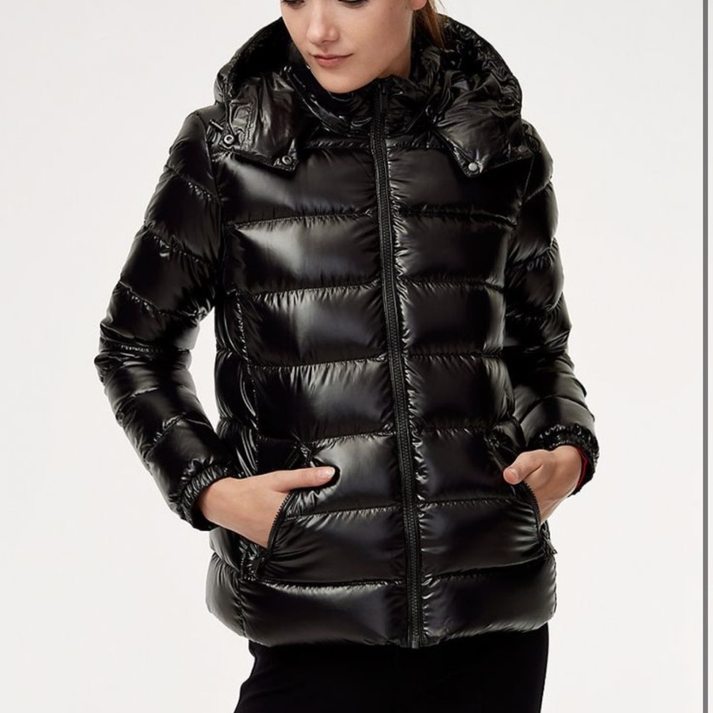 Aritzia Puffer Jacket